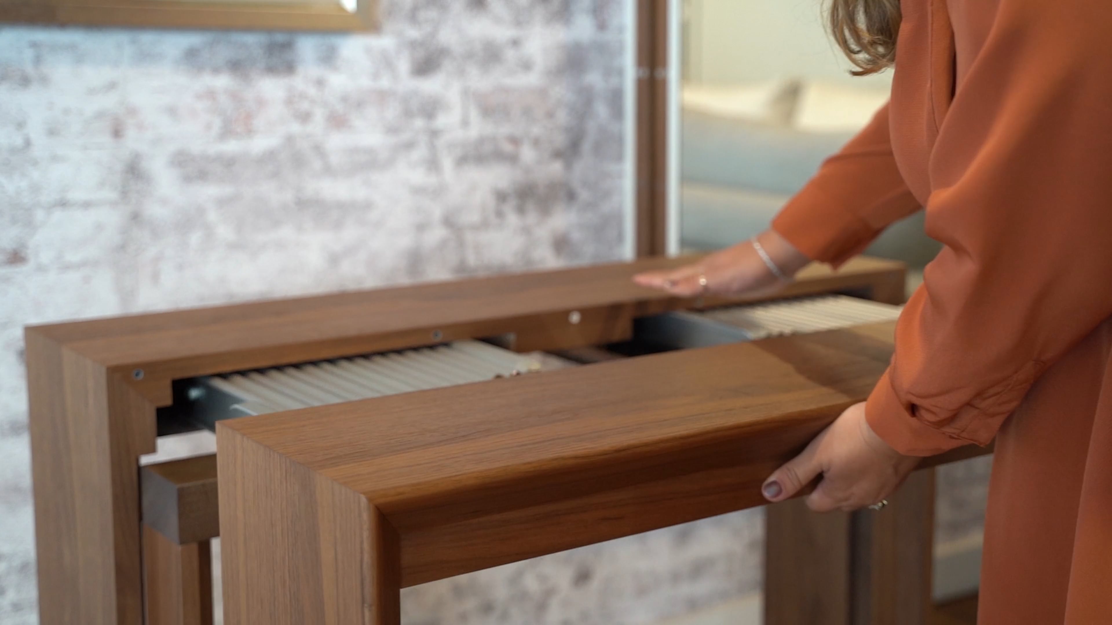 expanding dinning table